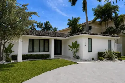 1116 Hollywood Blvd, Hollywood: photo 1 of 12