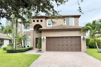 1532 NW 133rd Ave, Pembroke Pines: photo 1 of 20