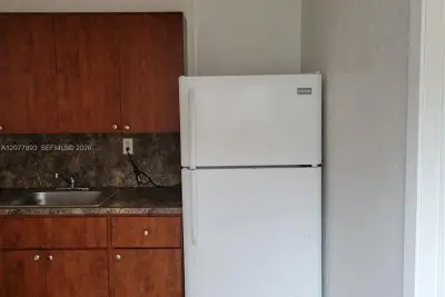 14815 NE 8th Ct #1, Miami: photo 1 of 6