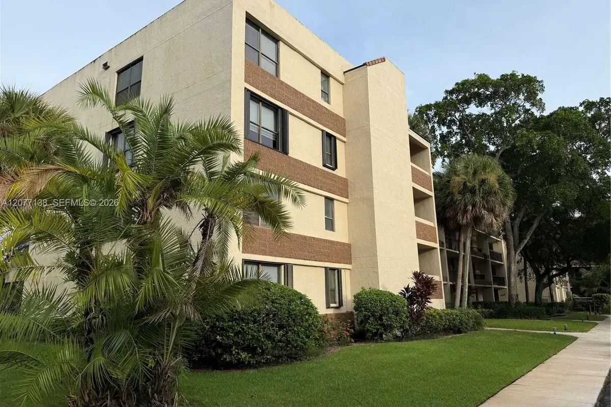 40 NW 76th Ave #205-1, Plantation: photo 1 of 24