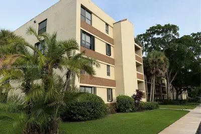 40 NW 76th Ave #205-1, Plantation: photo 1 of 24
