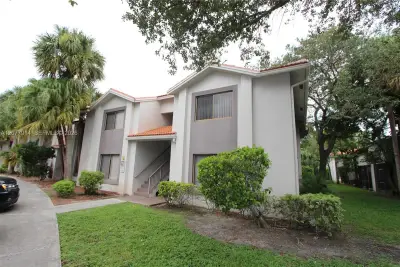 8418 Coral Lake Way, Coral Springs: photo 1 of 19