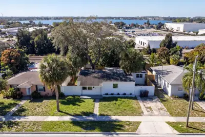 3219 Windsor Ave, West Palm Beach: photo 1 of 9