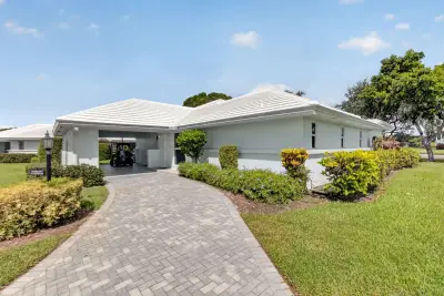 8 Slash Pine Dr, Boynton Beach: photo 1 of 87