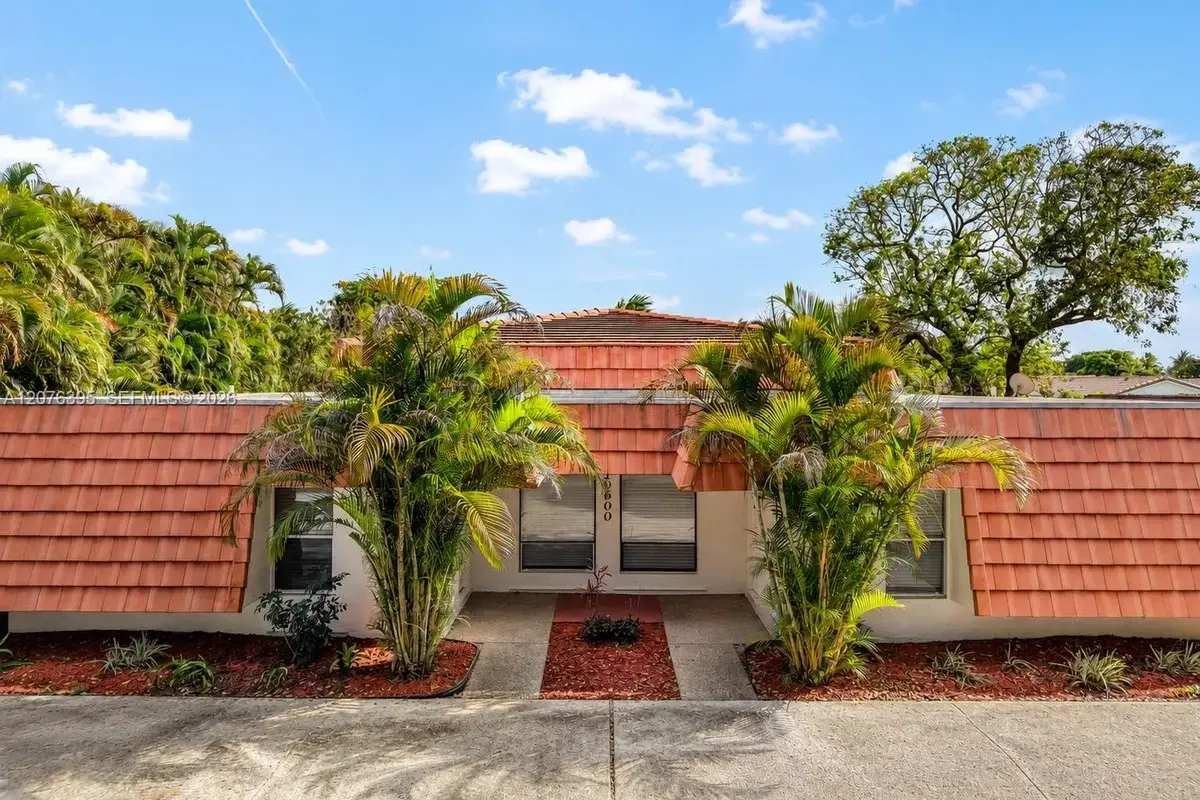 10600 NW 45th St, Coral Springs: photo 1 of 58