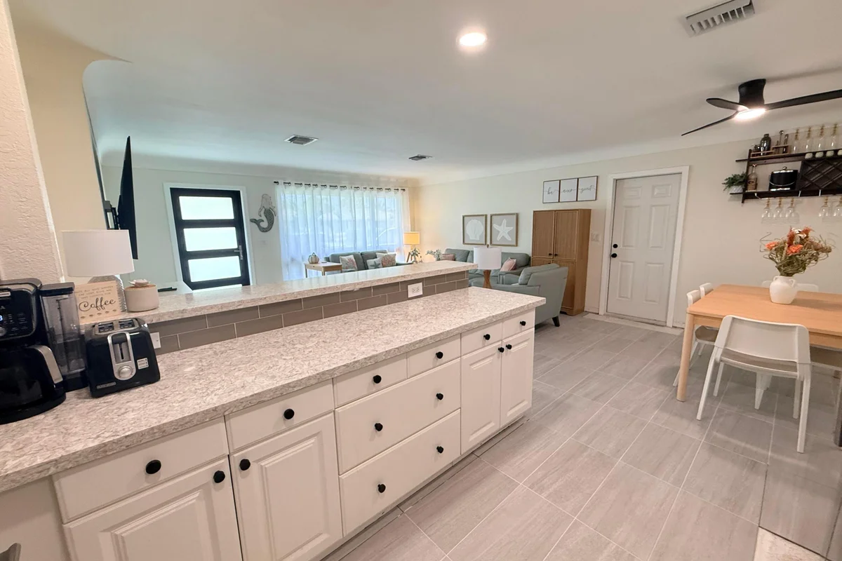 608 NE 24th Ave, Pompano Beach: photo 1 of 19