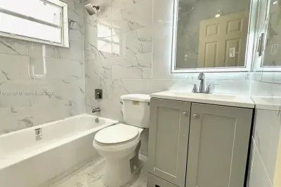 6035 SW 39th St #1, Miramar: photo 1 of 4