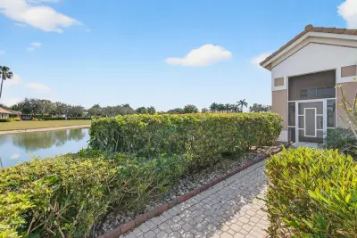 6862 Swansea Ln, Boynton Beach: photo 1 of 70