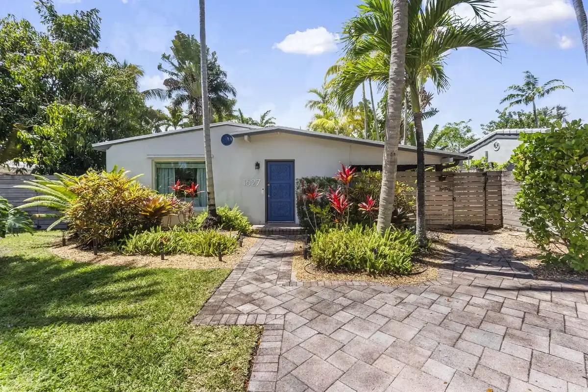 1627 NE 17th Ave, Fort Lauderdale: photo 1 of 41