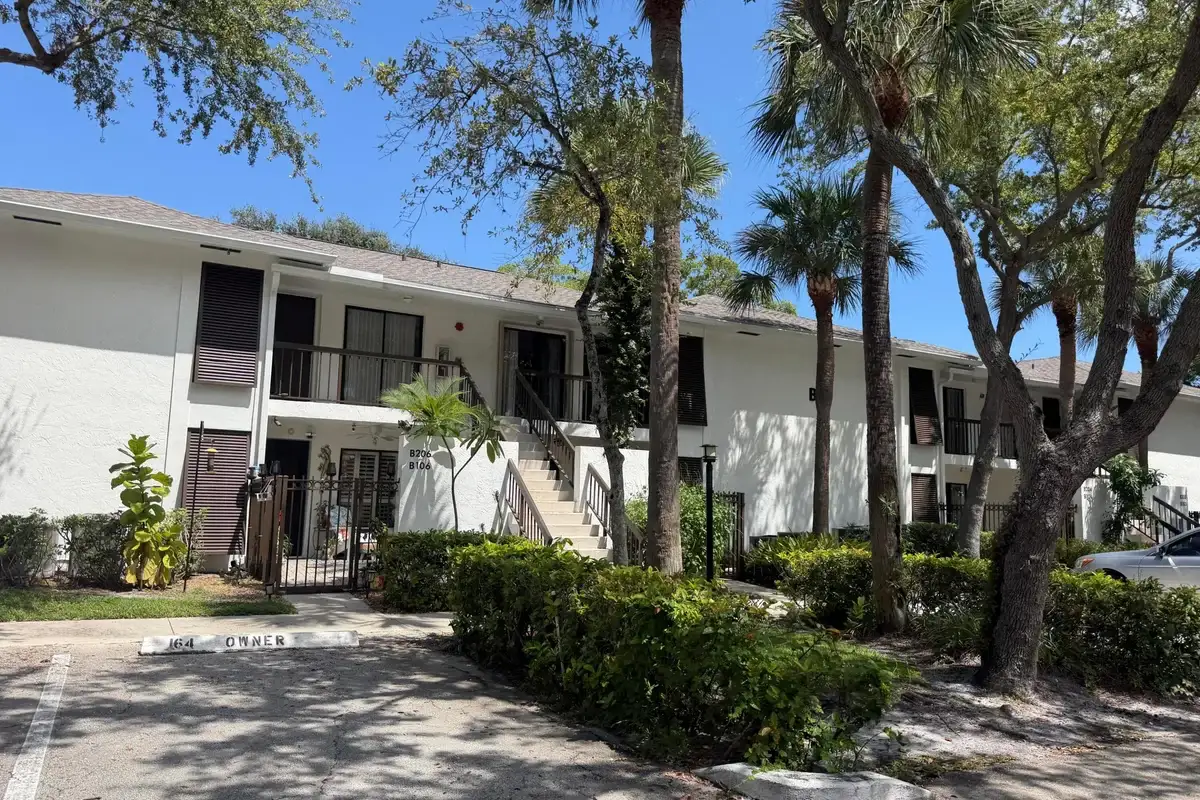 3939 NE 5th Ave #A206, Boca Raton: photo 1 of 22