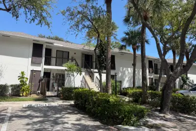 3939 NE 5th Ave #A206, Boca Raton: photo 1 of 22