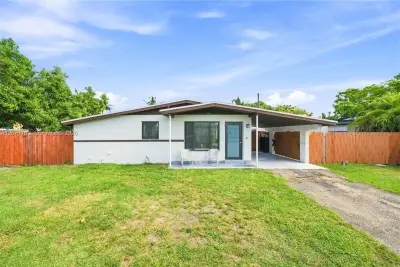 10125 SW 84th St, Miami: photo 1 of 35