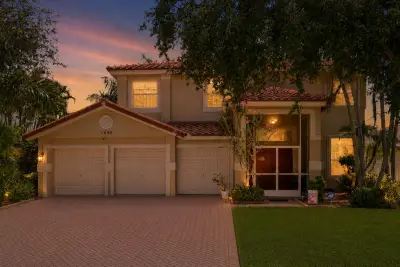 1690 Corsica Dr, Wellington: photo 1 of 55