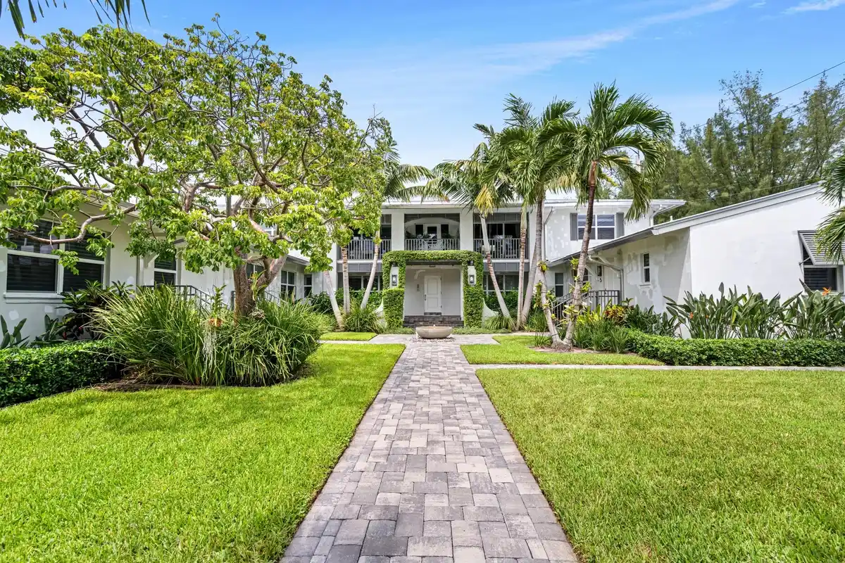 1025 Casuarina Rd #7, Delray Beach: photo 1 of 21