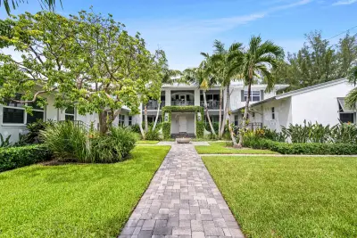 1025 Casuarina Rd #7, Delray Beach: photo 1 of 21