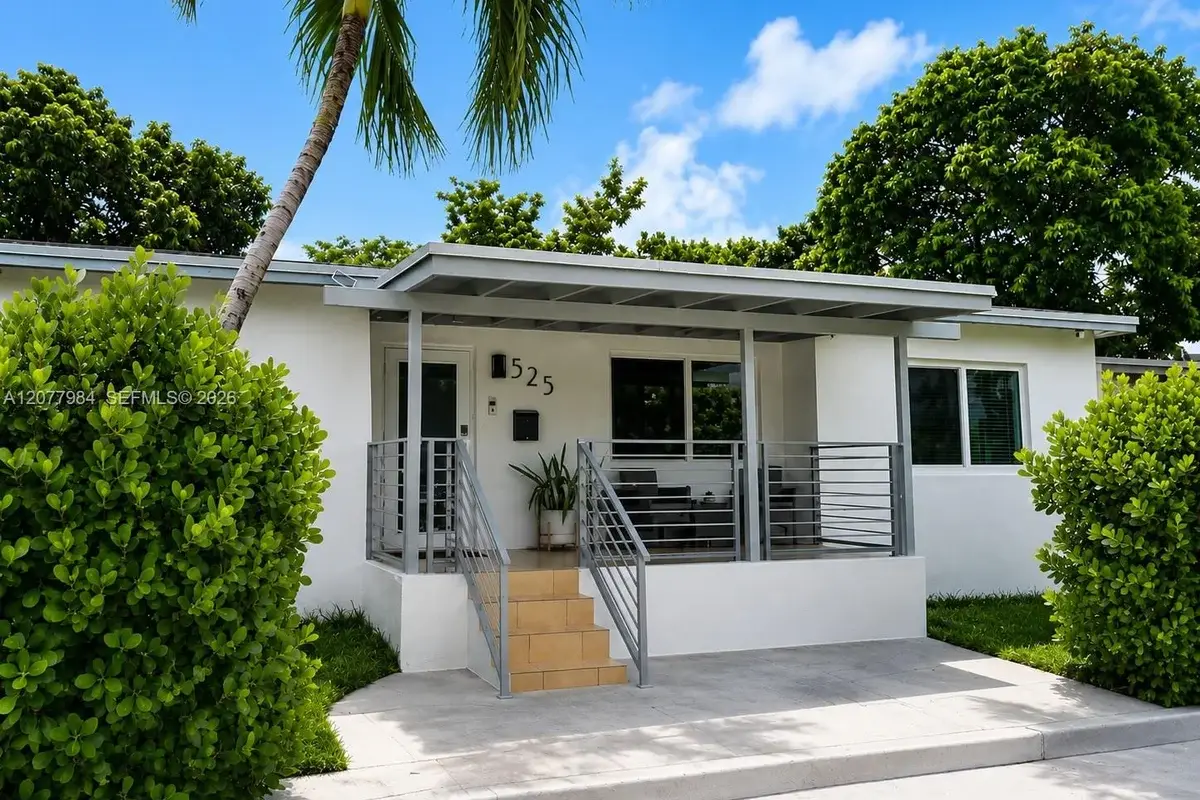 525 NW 23rd Ave, Miami: photo 1 of 40