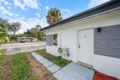 417 NW 15th Ave, Fort Lauderdale: photo 1 of 26