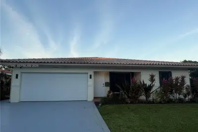 1721 NE 48th Ct, Fort Lauderdale: photo 1 of 14