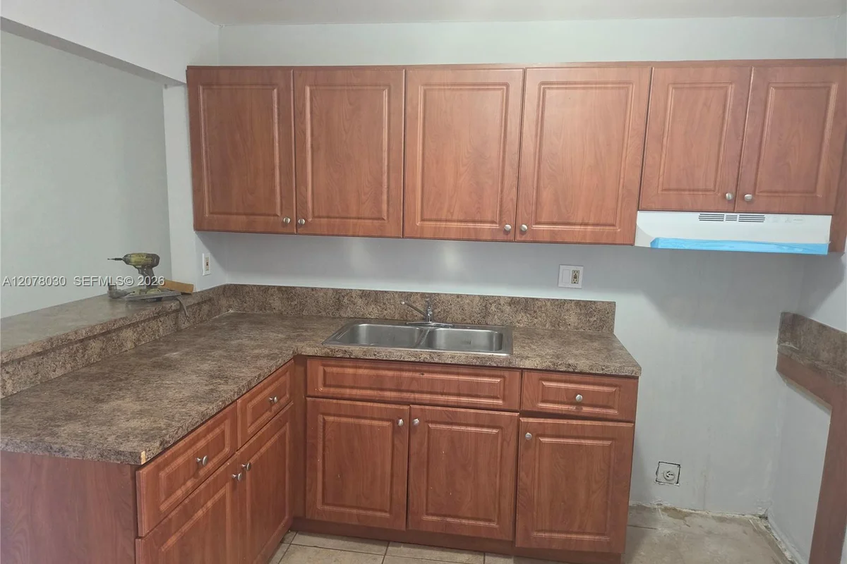 20520 NW 15th Ave #230, Miami Gardens: photo 1 of 8