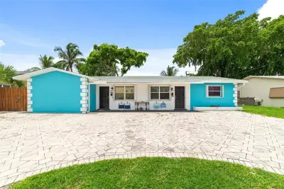1479 SE 4th Ave, Deerfield Beach: photo 1 of 28