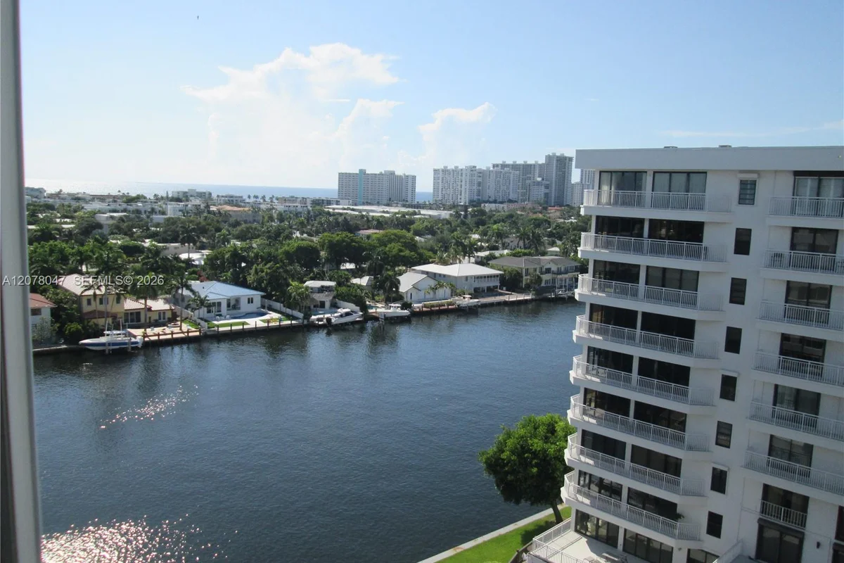 3100 NE 49th St #1106, Fort Lauderdale: photo 1 of 37