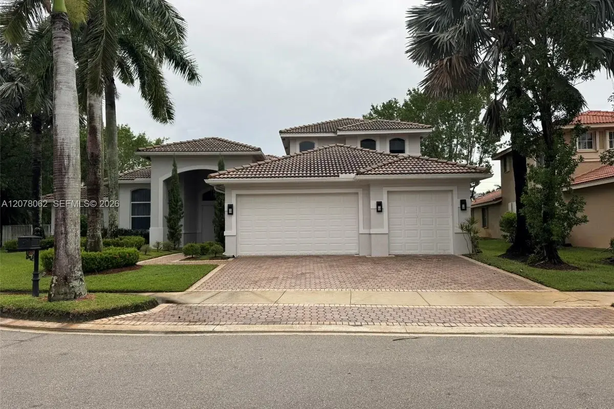 1360 Victoria Isle Dr, Weston: photo 1 of 66