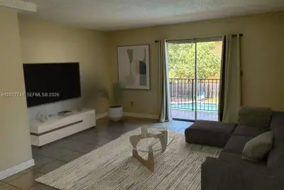 8650 SW 109th Ave #3-223, Miami: photo 1 of 14