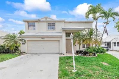 9602 NW 8th Cir, Plantation: photo 1 of 26