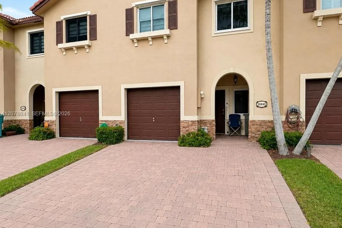 21943 SW 88th Path, Cutler Bay: photo 1 of 28