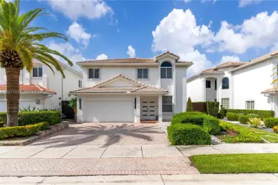 11101 NW 72nd Ter, Doral: photo 1 of 51