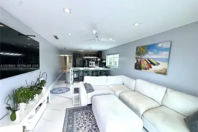 1428 Euclid Ave #207, Miami Beach: photo 1 of 25