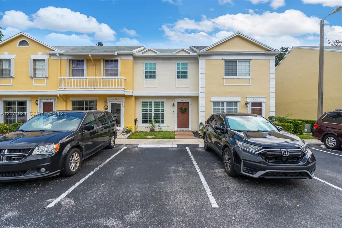 2916 Dorchester Ln, Cooper City: photo 1 of 41