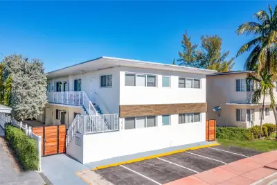1029 79th St #6, Miami Beach: photo 1 of 31
