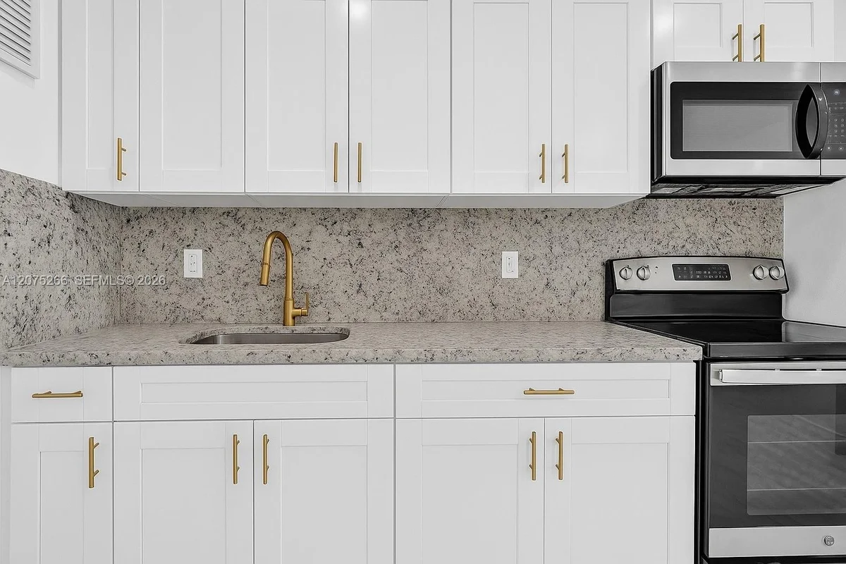 5807 SW 25th St, West Park: photo 1 of 9