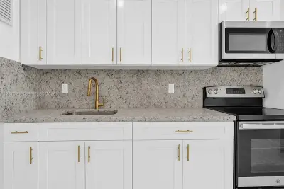 5807 SW 25th St, West Park: photo 1 of 9
