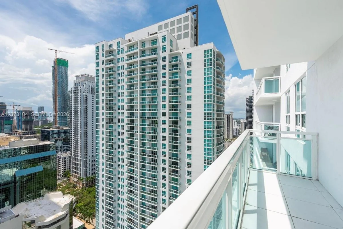 Condo in Miami: photo 1 of 10