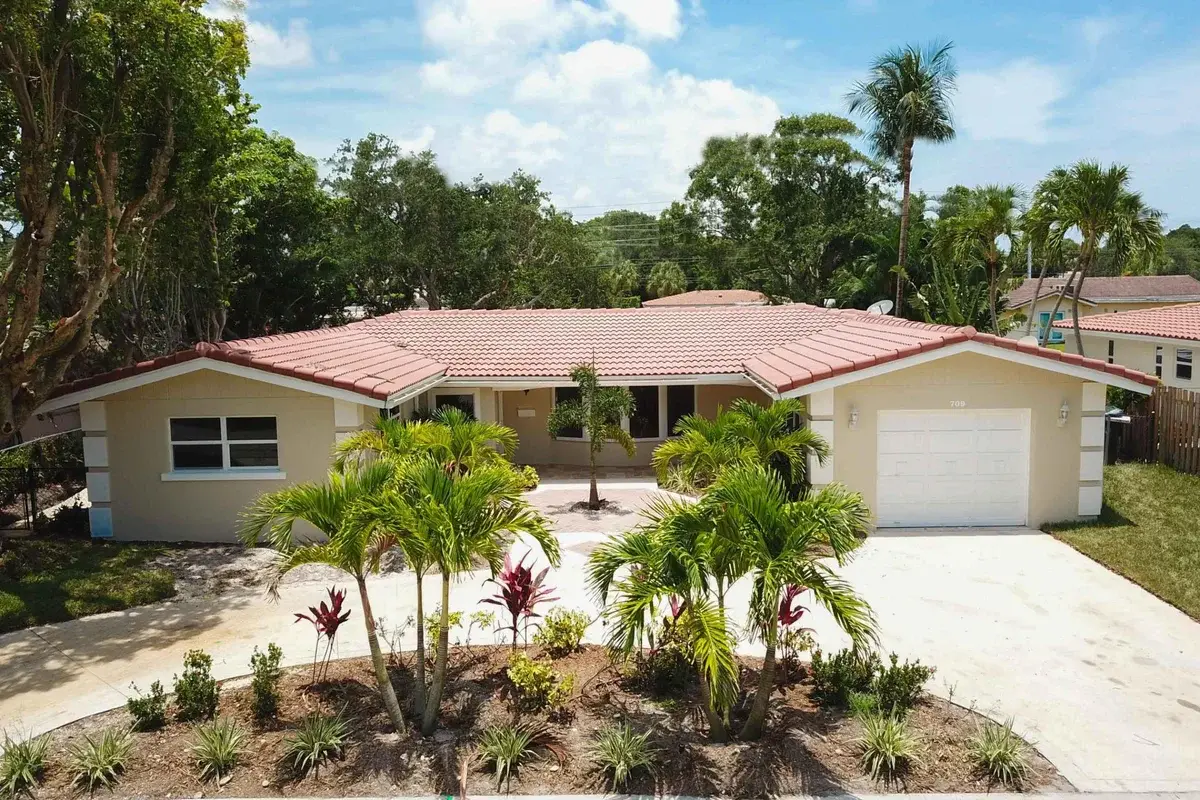 709 W Royal Palm Rd, Boca Raton: photo 1 of 25