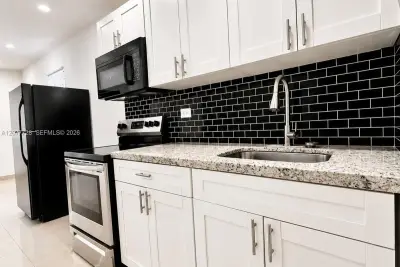 5807 SW 25th St, West Park: photo 1 of 8