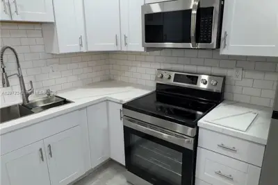 1280 NW 43rd Ave #303, Lauderhill: photo 1 of 12