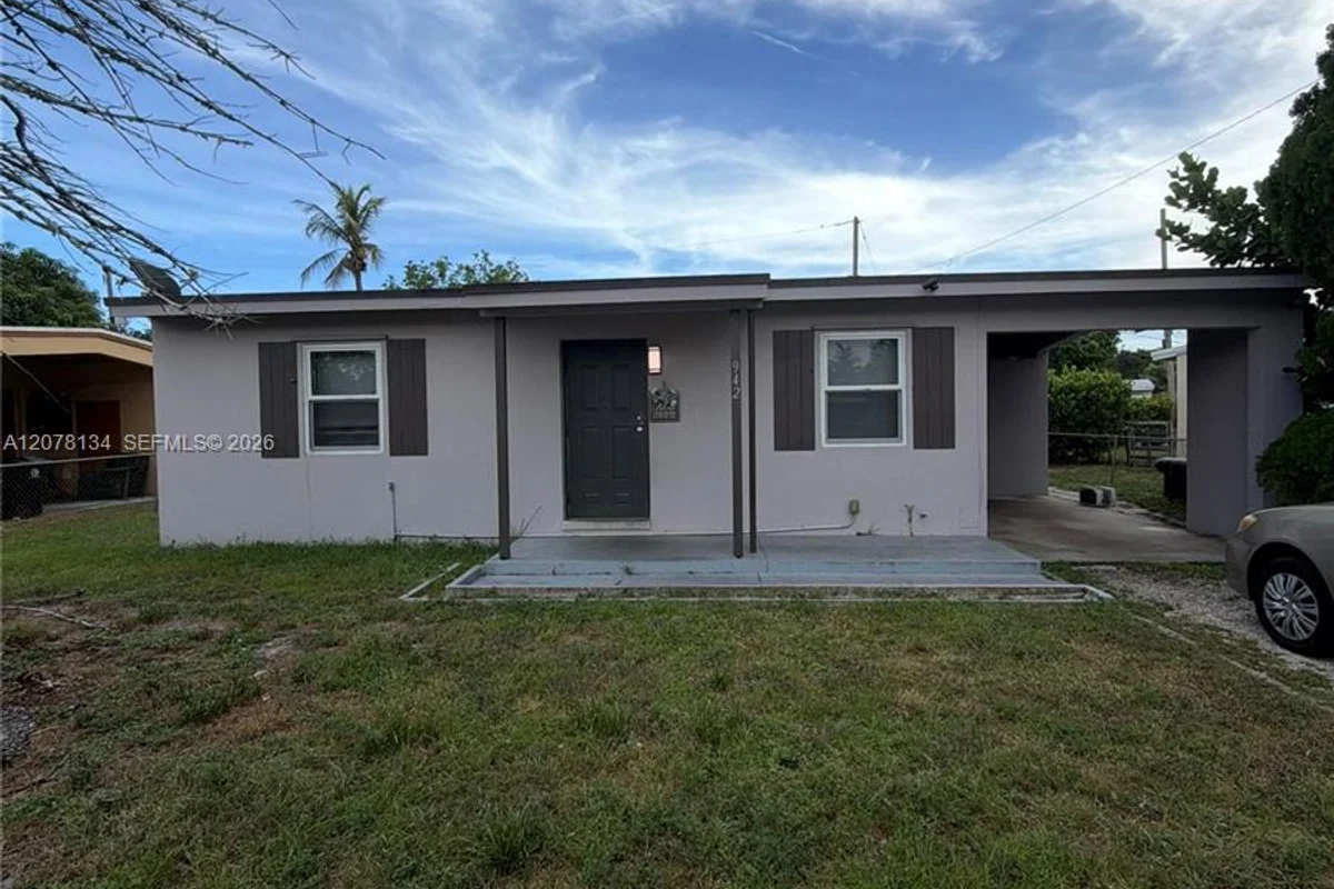 942 NW 11th Ct, Fort Lauderdale: photo 1 of 7