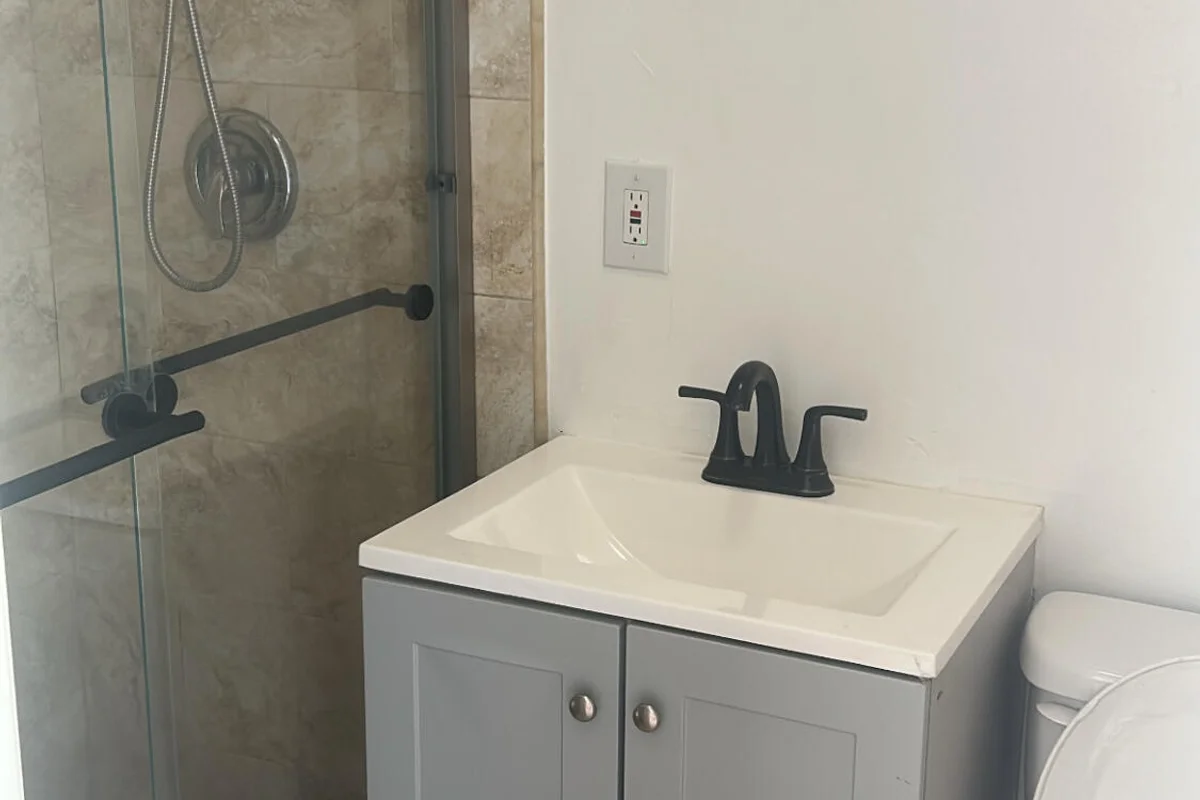 810 NW 40th #1-3, Oakland Park: photo 1 of 5