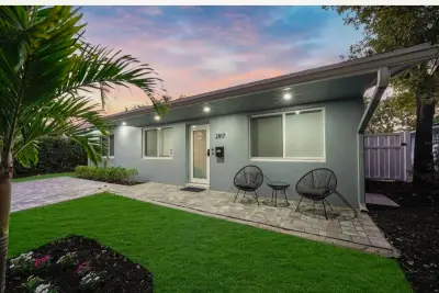 2817 NE 9th Ave, Wilton Manors: photo 1 of 23
