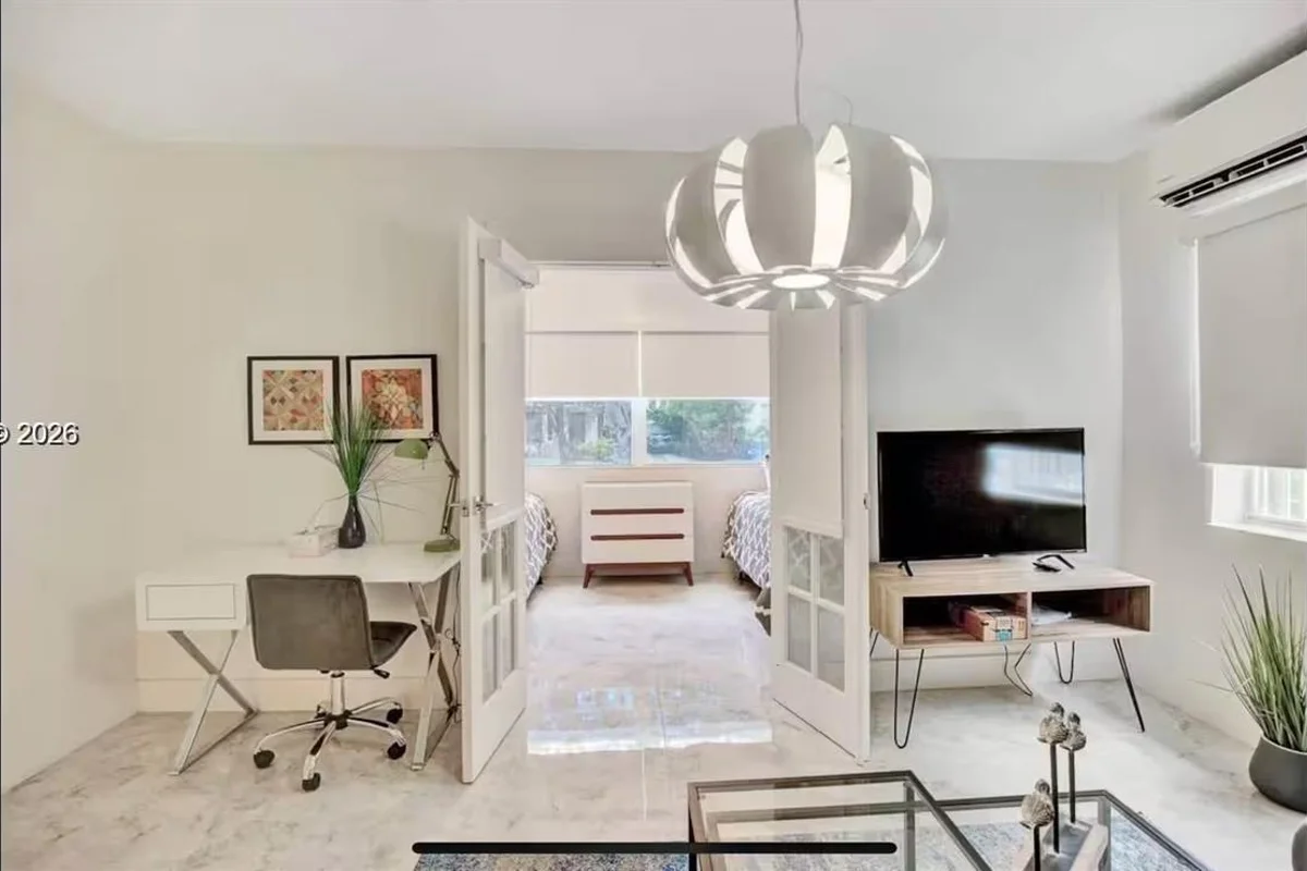 174 NE 47th St #204, Miami: photo 1 of 14
