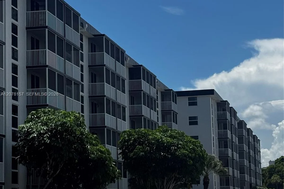 16851 NE 23rd Ave #B402, North Miami Beach: photo 1 of 11
