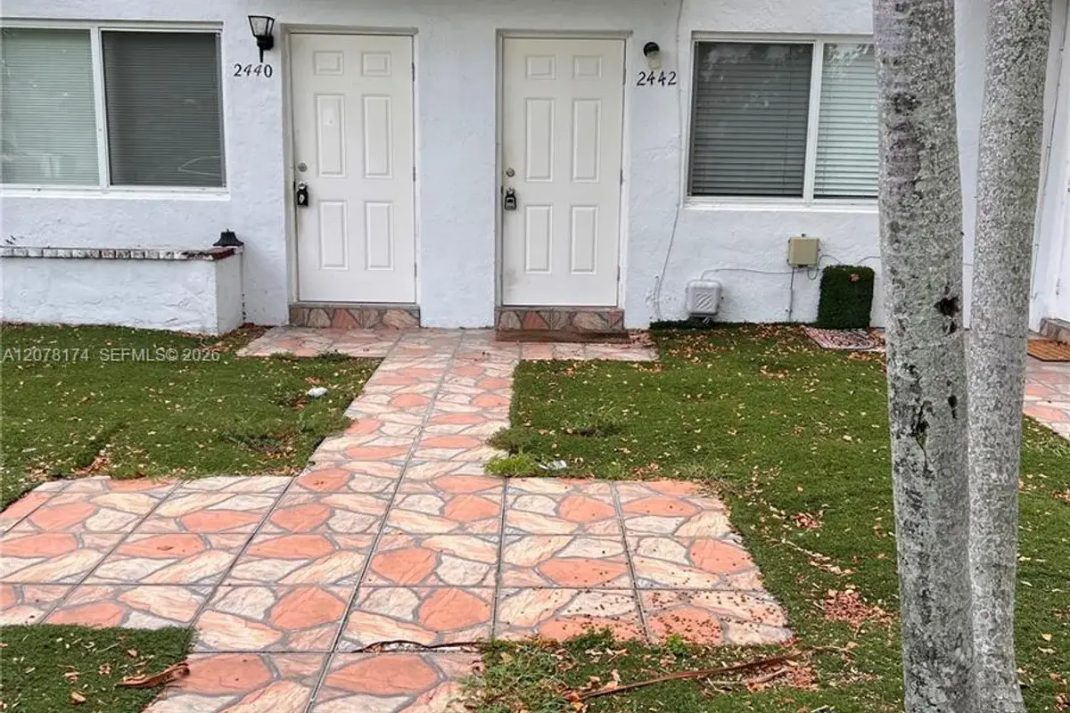 2442 SW, Dania Beach: photo 1 of 13