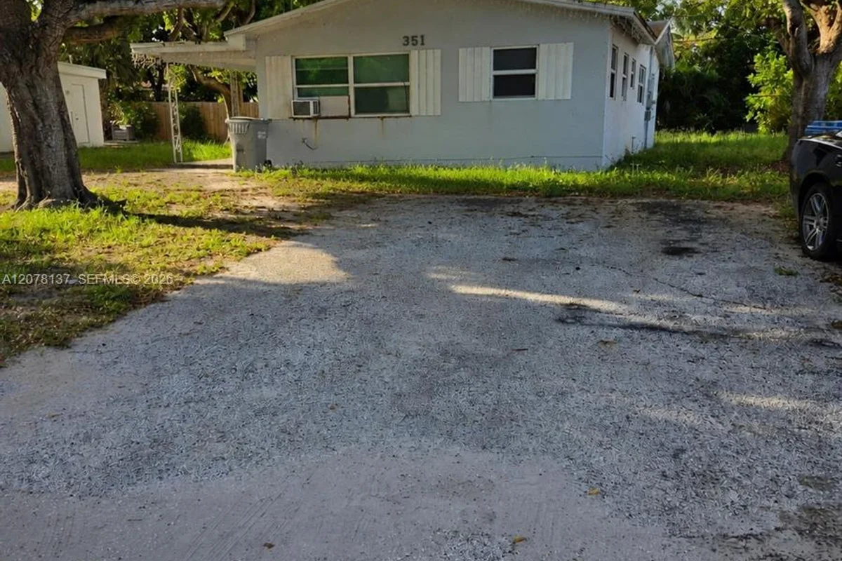 351 NE 25th Ct, Pompano Beach: photo 1 of 16