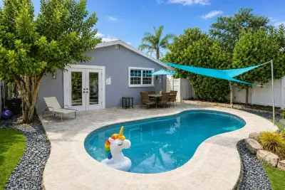 1507 Garfield St, Hollywood: photo 1 of 37