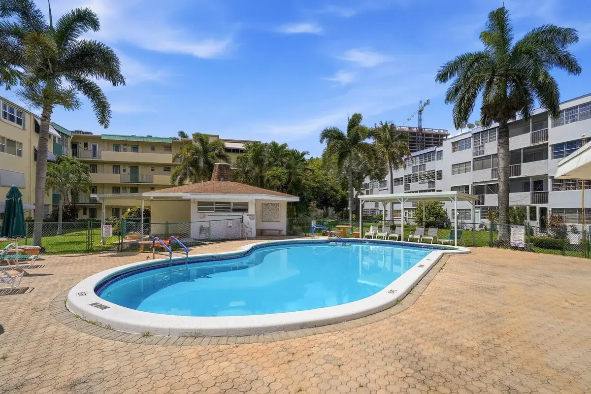 1333 E Hallandale Beach Blvd #335, Hallandale Beach: photo 1 of 27
