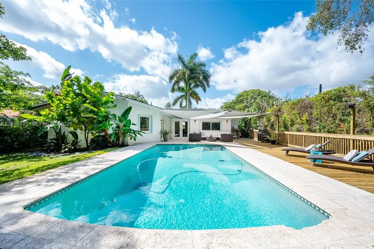 1003 NE 118th St, Biscayne Park: photo 1 of 34