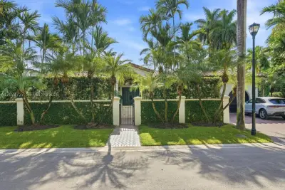 2532 NW Lake Ave, Miami Beach: photo 1 of 84